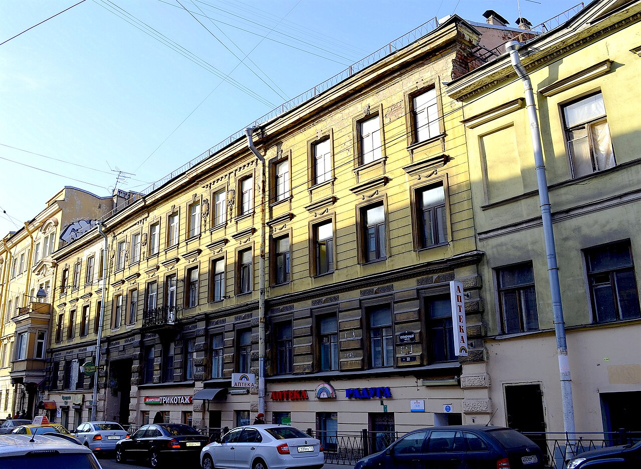 Дома в Кузнечном переулке рядом с музеем Достоевского
